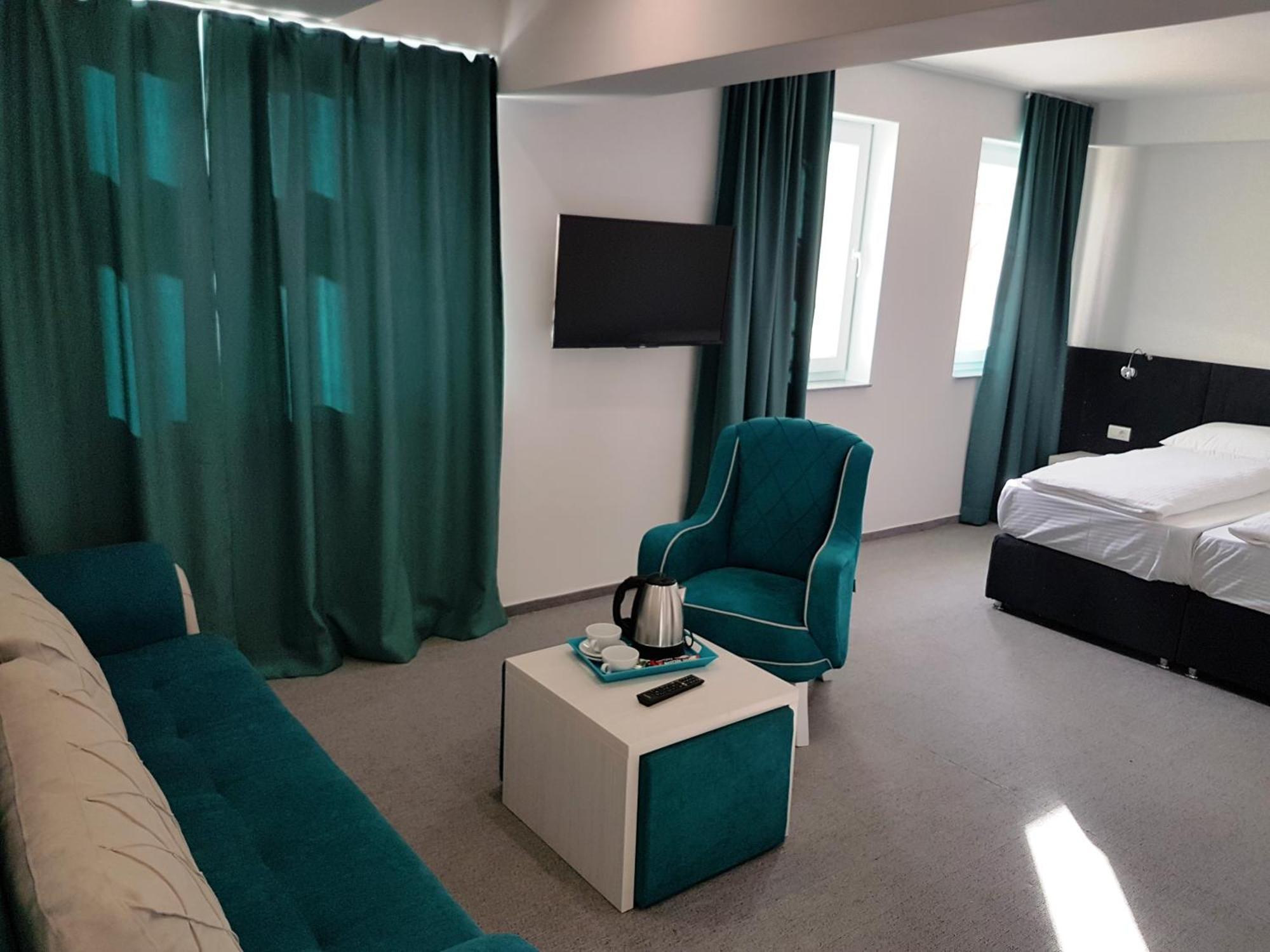 Hotel Sax Gracanica Gracanica  Eksteriør billede