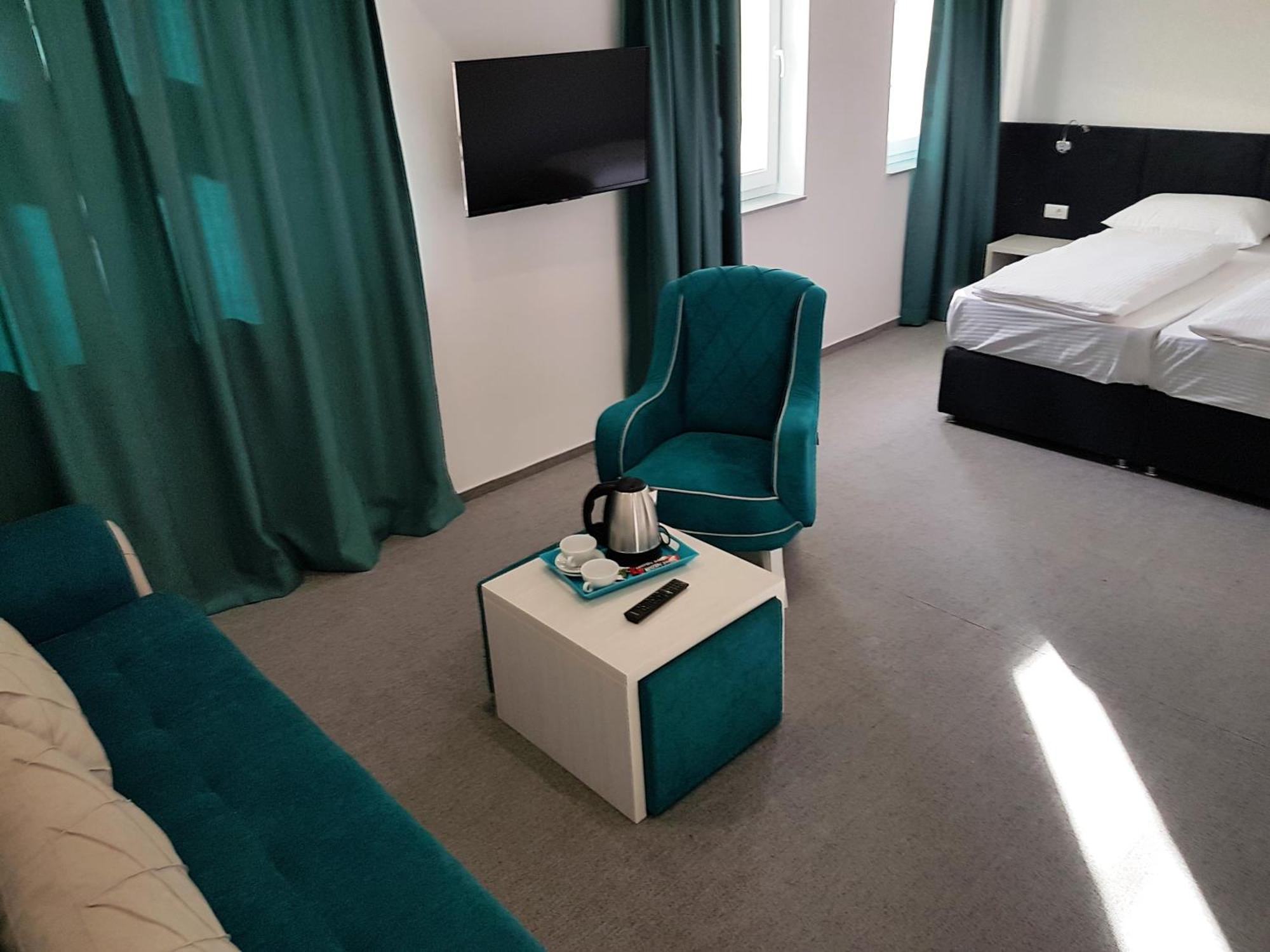 Hotel Sax Gracanica Gracanica  Eksteriør billede