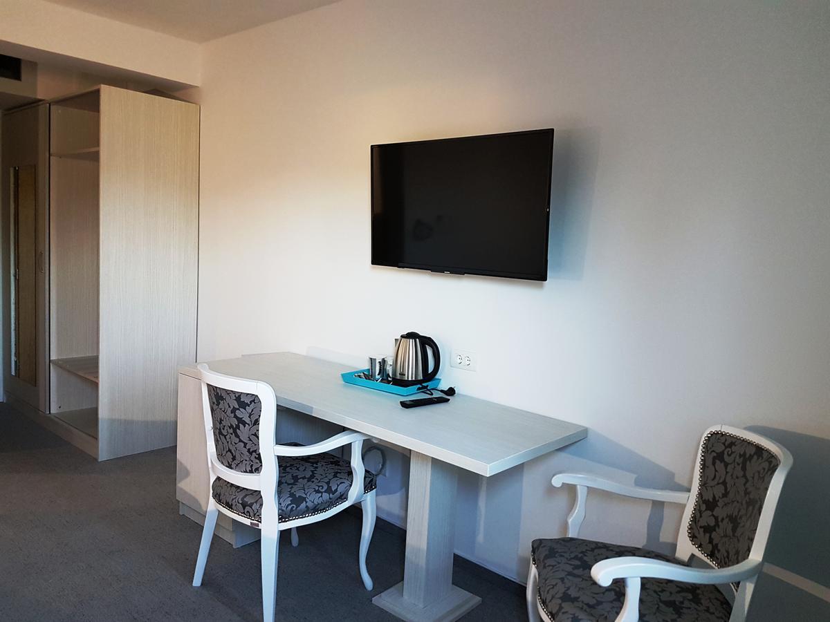 Hotel Sax Gracanica Gracanica  Eksteriør billede